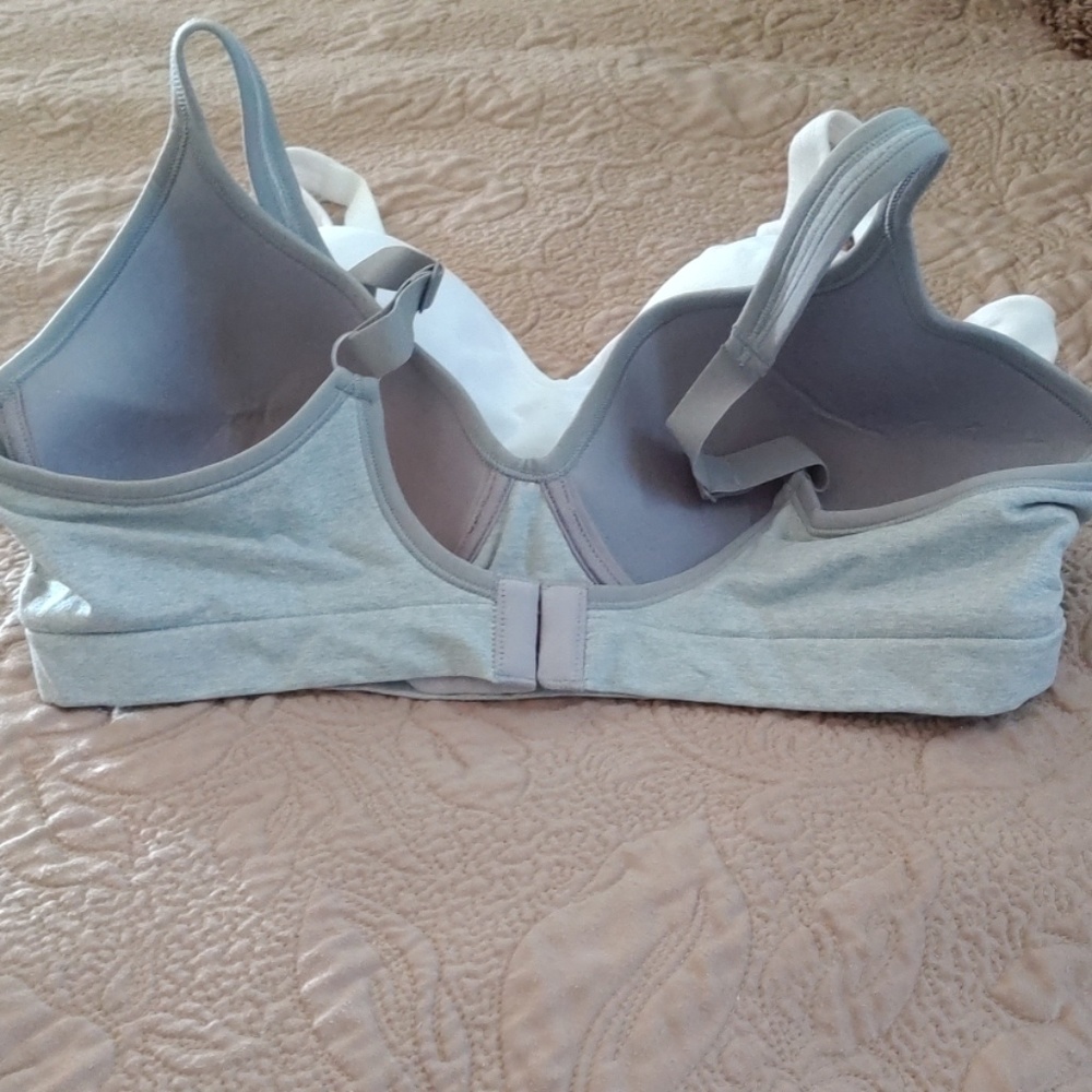 Bra - Picture 2 of 3